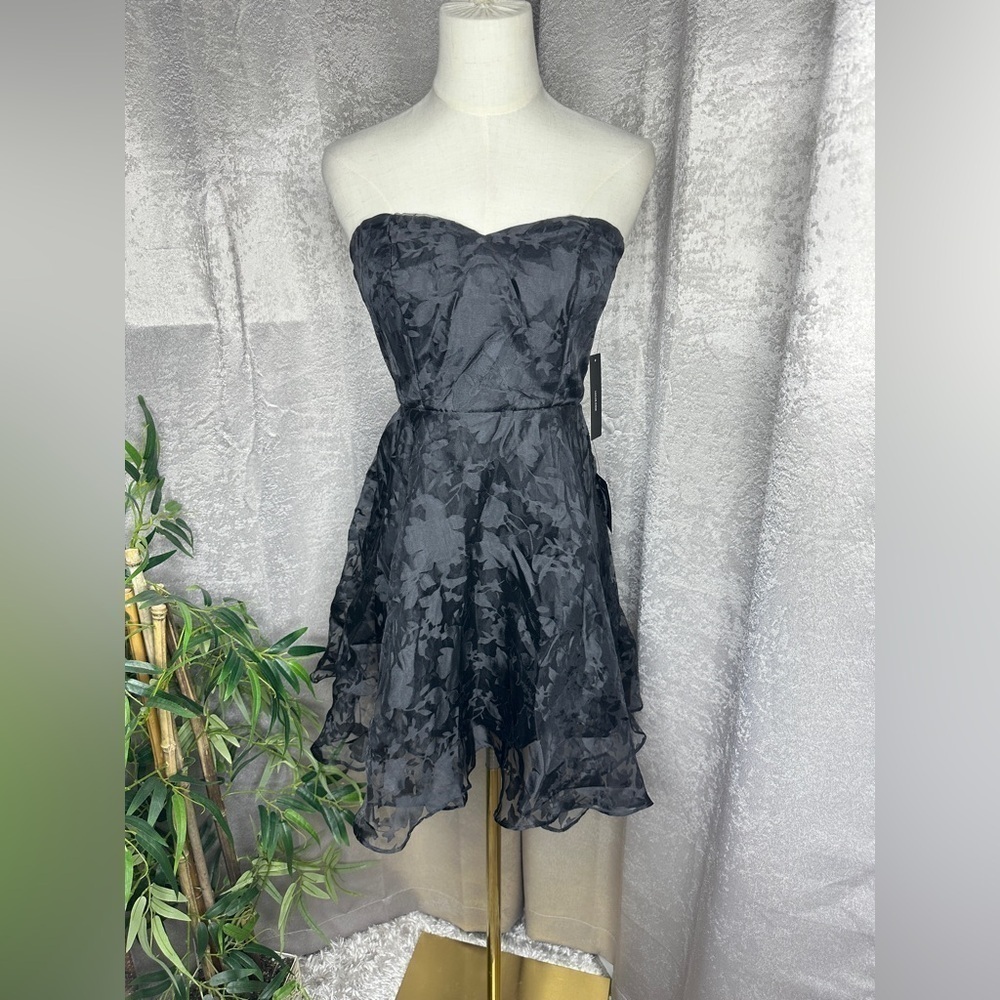 NWT Lulus Womenโs Strapless Cocktail Twirl Mini Dress Black Sz S